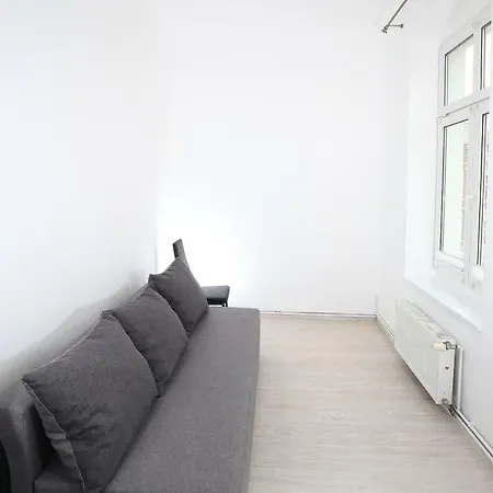 100-sio Kamienica Apartment *